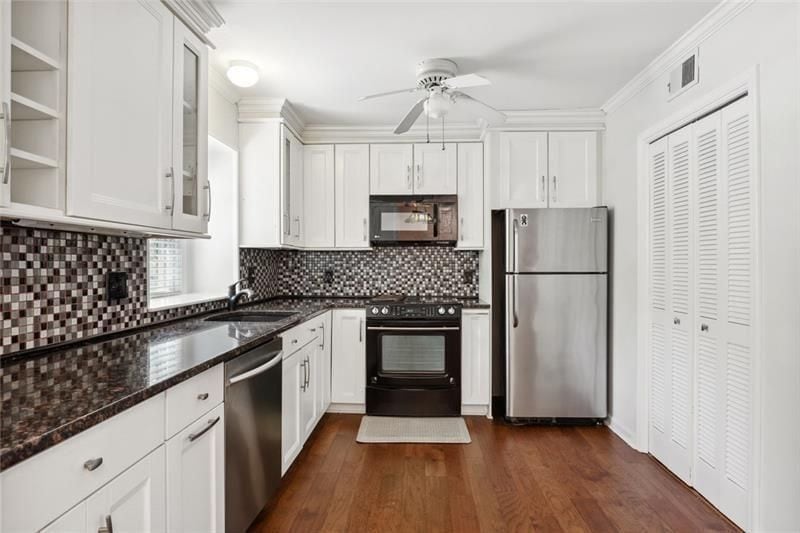 Building Photo - 75 Montre Square NW