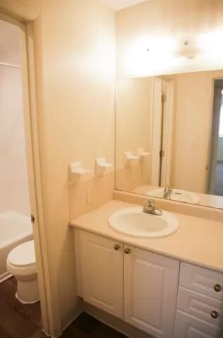 Building Photo - 1662 Summit St