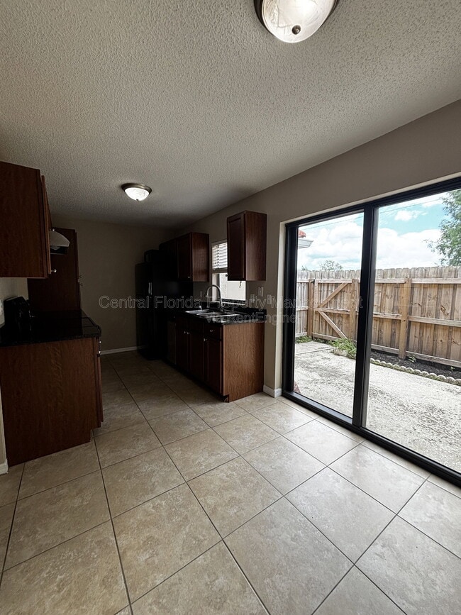 Building Photo - 1627 Long Ridge Ct
