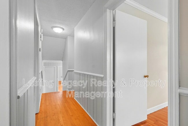 Building Photo - 4850 Ellen Ave