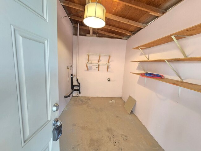 Building Photo - 1007 N Scovel St