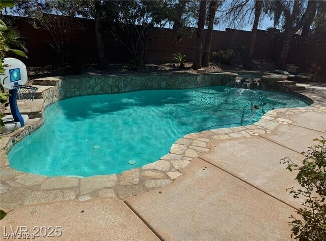 Building Photo - 2282 Tedesca Dr