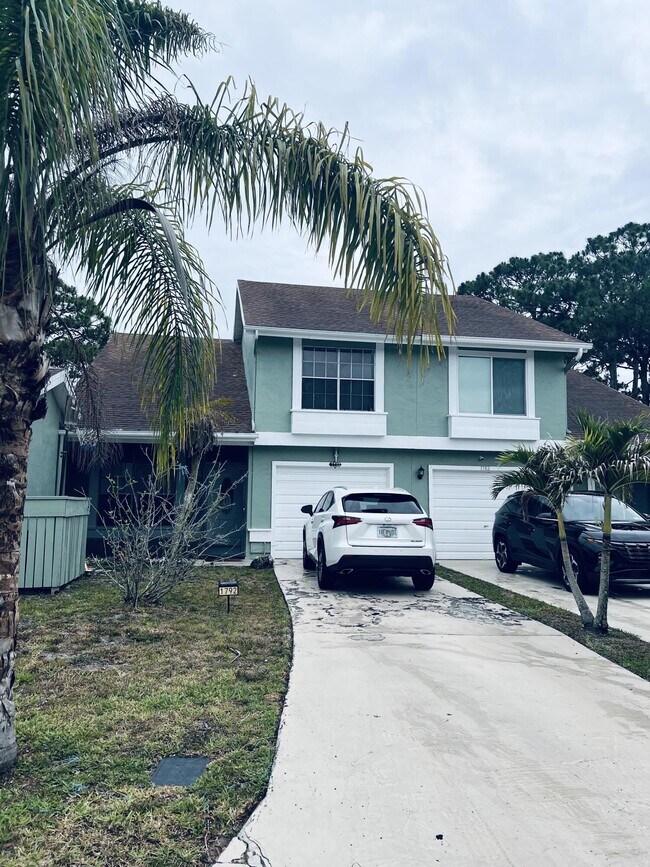 Primary Photo - 1792 SE Balmoral Ct