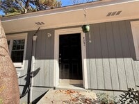 Building Photo - 425 Squirrel St