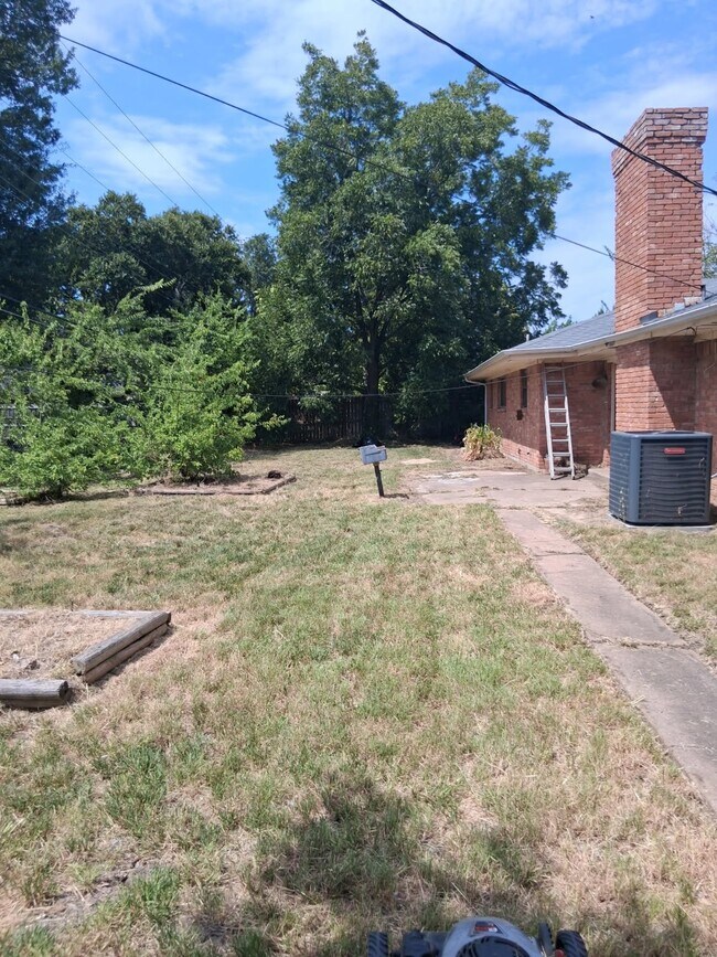 Building Photo - 2309 Terrell Rd