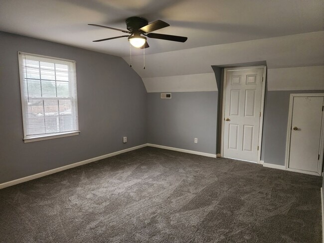 Building Photo - Two Bedroom w/Loft