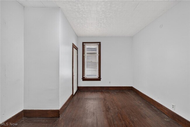 Building Photo - 517 Brown St