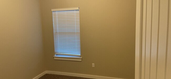 Building Photo - 5212 Oakwood Villa Ct