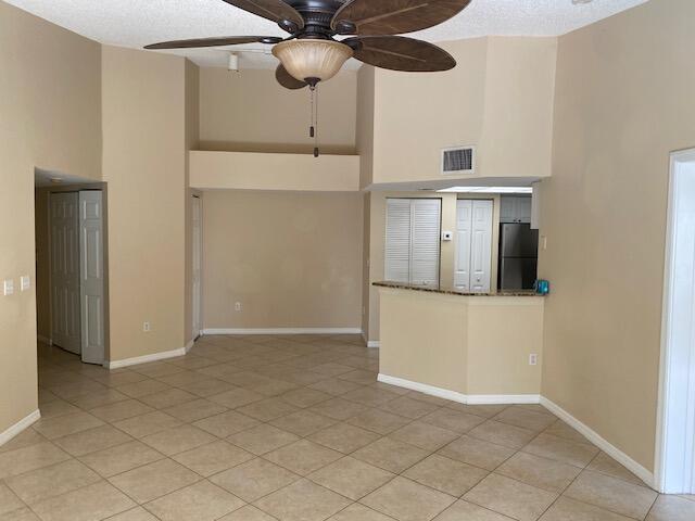 Building Photo - 1700 Crestwood Ct S