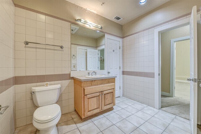 Building Photo - 2309 Harborside Dr