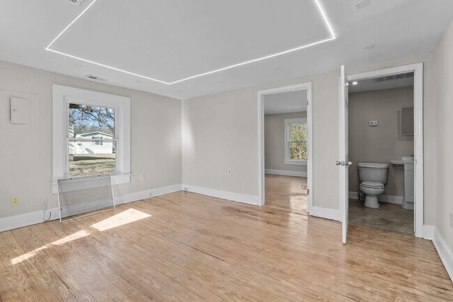 Building Photo - 610 Wondertown Dr