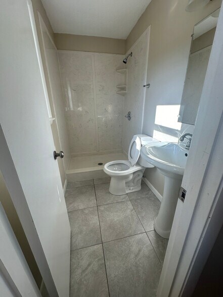 Building Photo - 4025 Knollbrook Dr NW