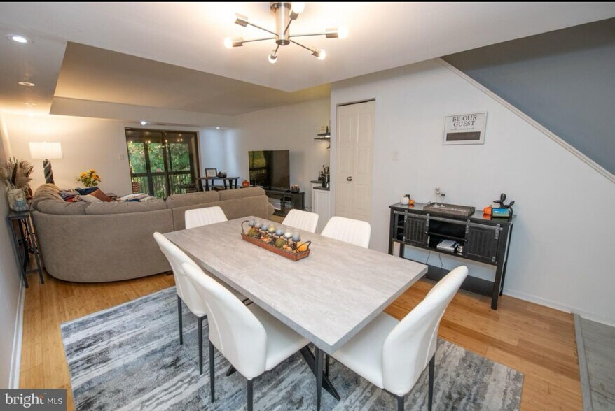 Building Photo - 305 Shawmont Ave