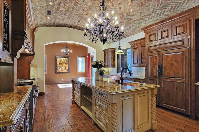 Building Photo - 4365 N Campbell Rd