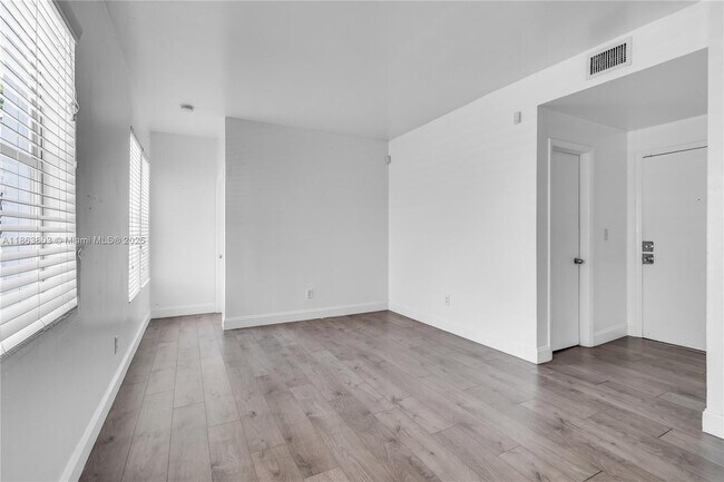 Building Photo - 737 Jefferson Ave