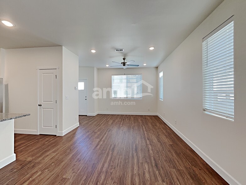 Building Photo - 33072 Eagle Peak Ln