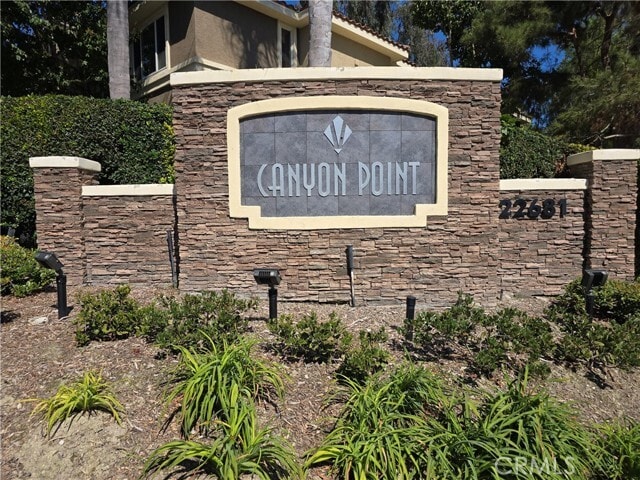 Building Photo - 22681 Oak Grove Dr