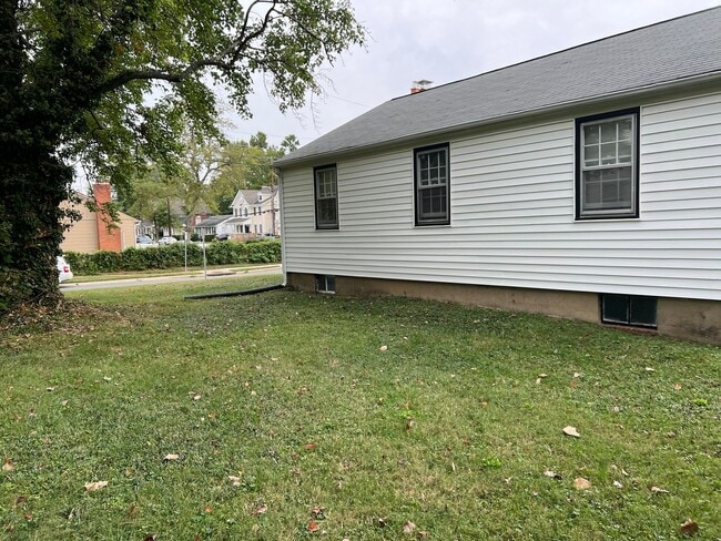 Building Photo - Wonderful Rambler Close to NIH, Walter Ree...