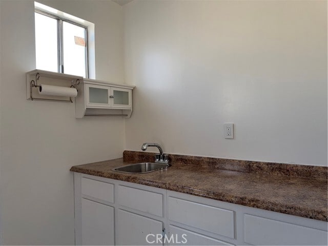 Building Photo - 2528 Whitney Dr