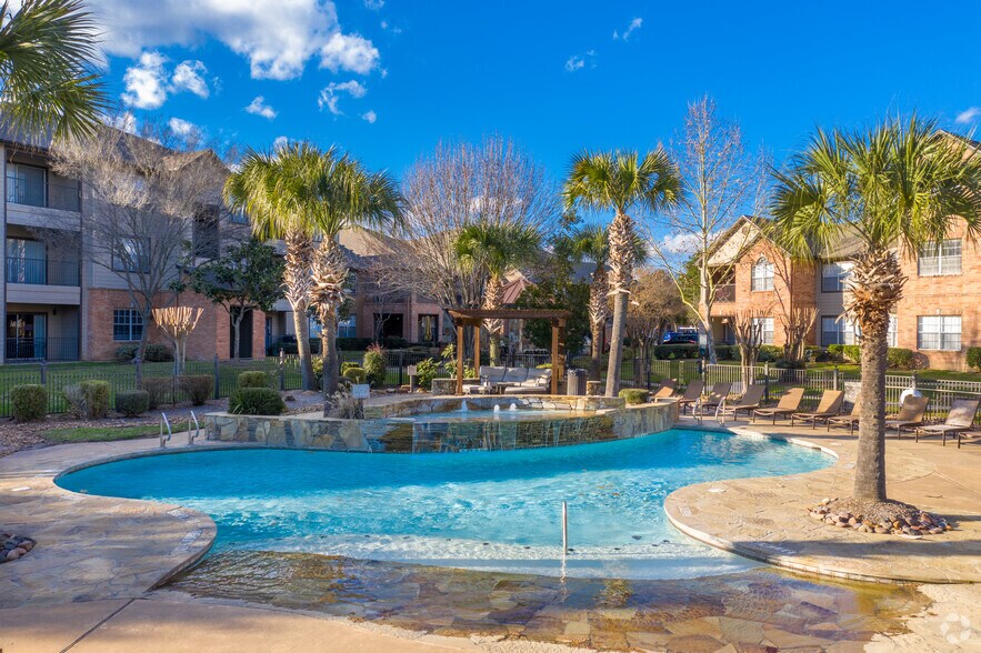 River Pointe 1600 River Pointe Dr Conroe TX 77304 Apartment Finder