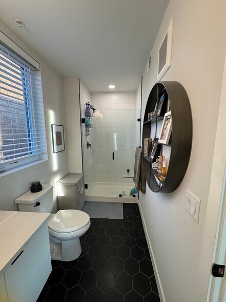 Building Photo - 2120 N Downing St