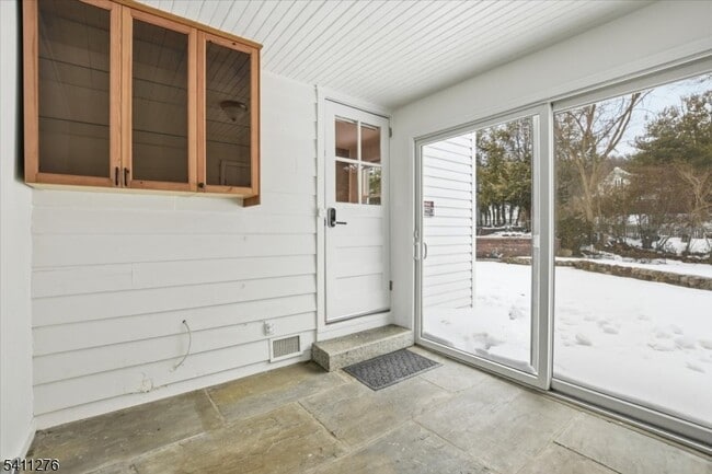 Building Photo - 81 Glen Ave