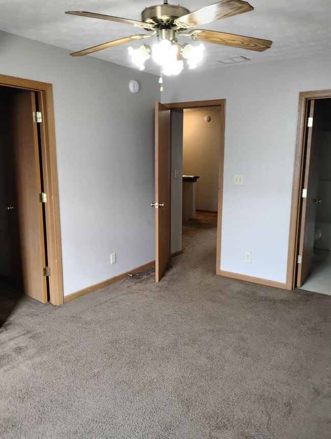 Building Photo - 3396 Edison Dr