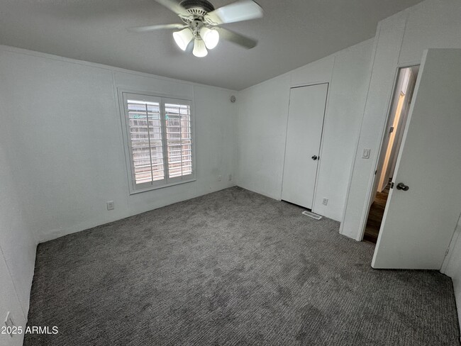 Building Photo - 18001 N 19th St