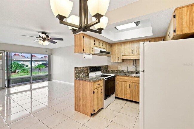 Building Photo - 4344 Tahitian Gardens Cir