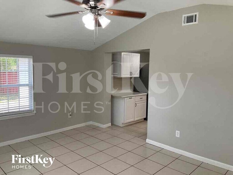 Building Photo - 3044 San Salvadore Ave