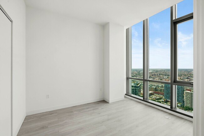 Building Photo - 816 S Michigan Ave