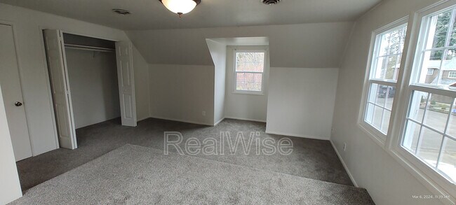 Building Photo - 355 W Selmar Ct