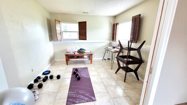 Building Photo - 6526 Charter Dr