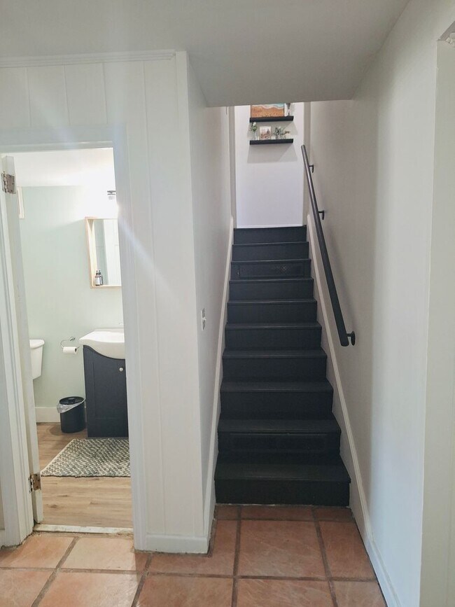 Building Photo - Magnificent Four Bedroom Home - Minutes Away from Numerous Attractions!
