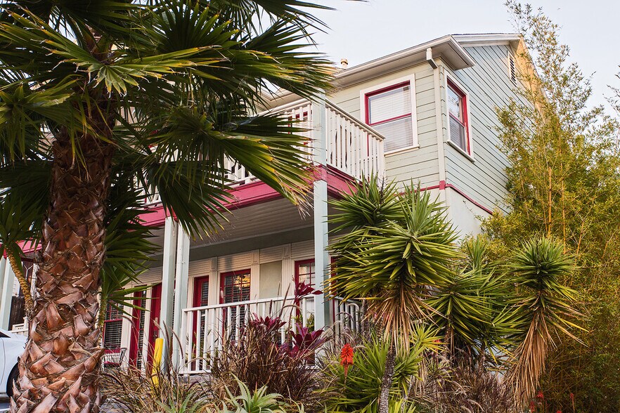 Building Photo - 1764 Vista del Mar Ave
