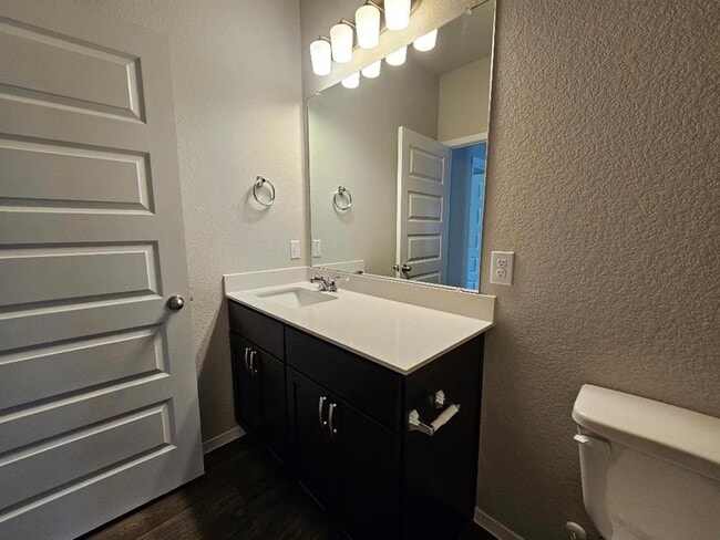 Building Photo - 110 Bluestem Dr