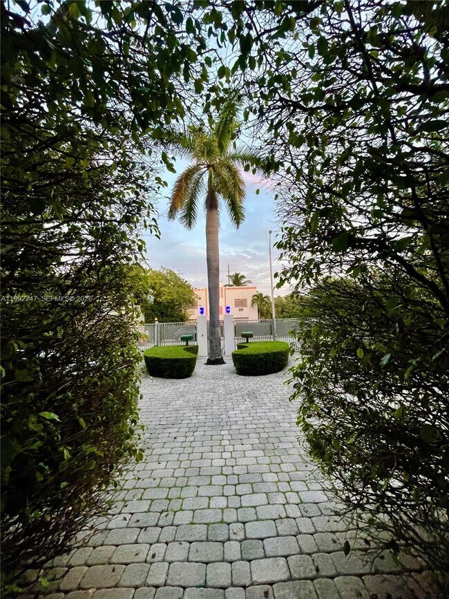 Building Photo - 8036 Harding Ave