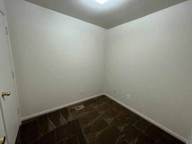 Building Photo - 2811 Cantabrian Dr