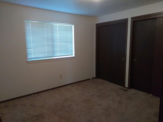 Building Photo - 5555 N Millrun Ave