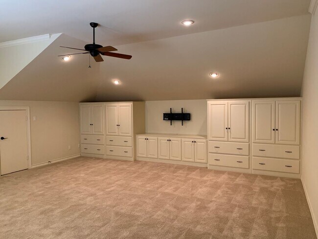 Building Photo - Luxury Garden Home In Tanglewood Terrace!!