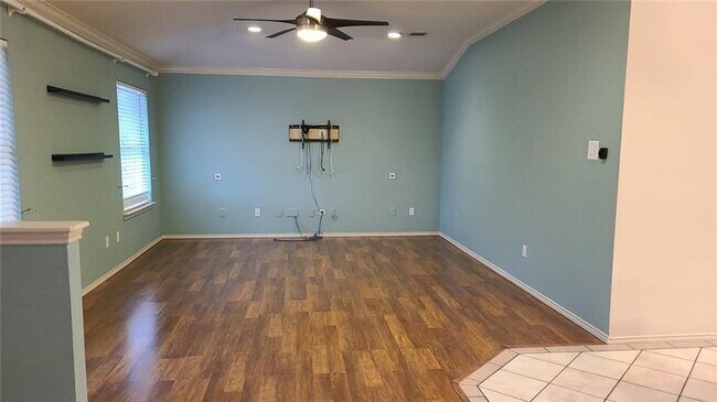 Building Photo - 1110 Fossil Cove