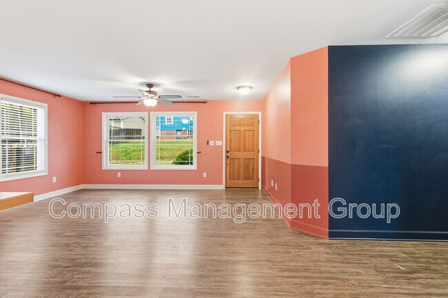 Building Photo - 3104 Husky Way