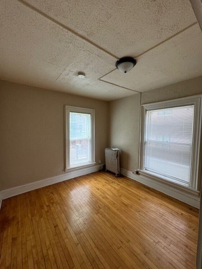 Building Photo - 209 E Mifflin St