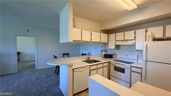 Building Photo - 6490 Aragon Way