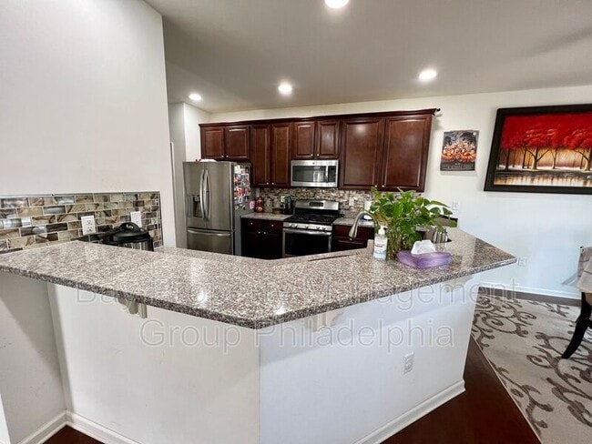 Building Photo - 151 Fairfield Cir N