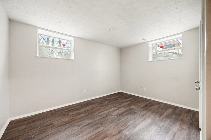 Building Photo - 562 Glenwood Ave