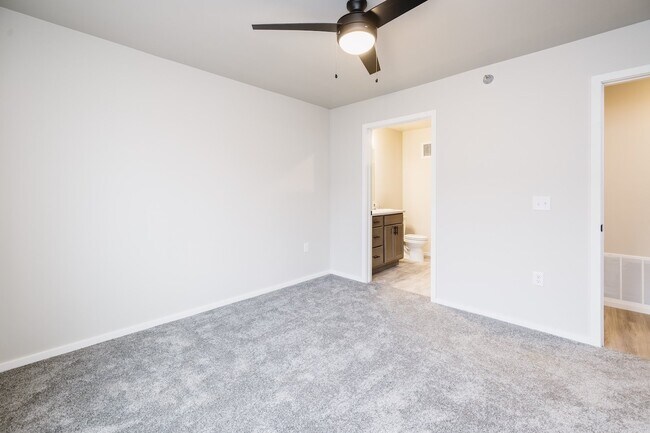 Building Photo - Valley Vue Apartments