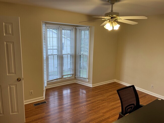 Building Photo - 2629 Blakemore Ave