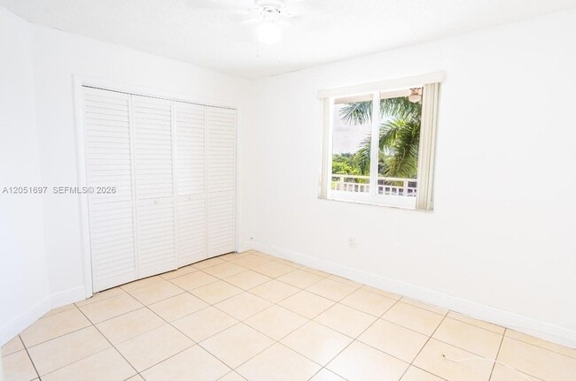 Building Photo - 6950 Miami Gardens Dr