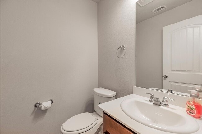Building Photo - 1024 Bird Creek Dr